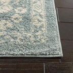 SAFAVIEH Area Rug 6x9 - Image 4