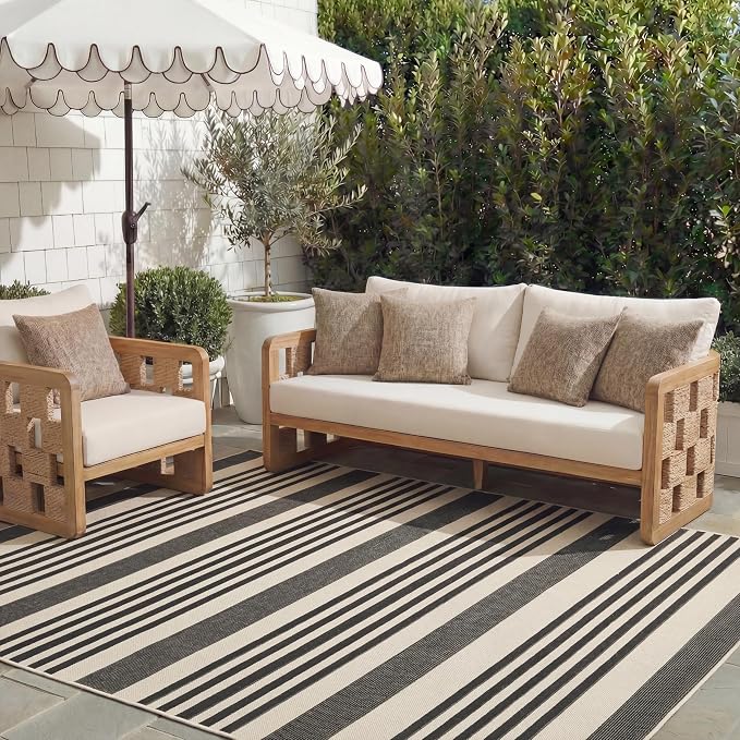 SAFAVIEH Courtyard Collection Area Rug by Unknown